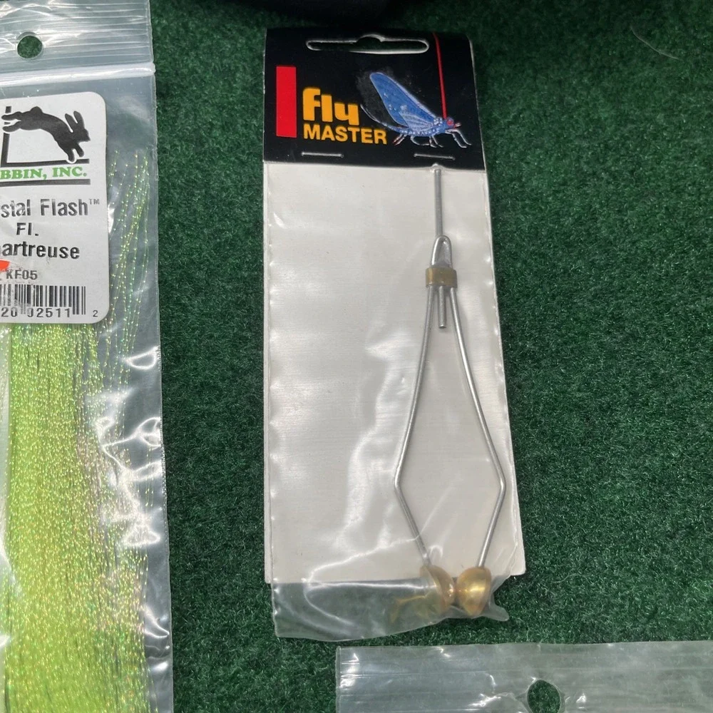 Sunrise Rotary Fly Tying Vise Kit w/ Tools, Hooks, Materials & Carrying Case